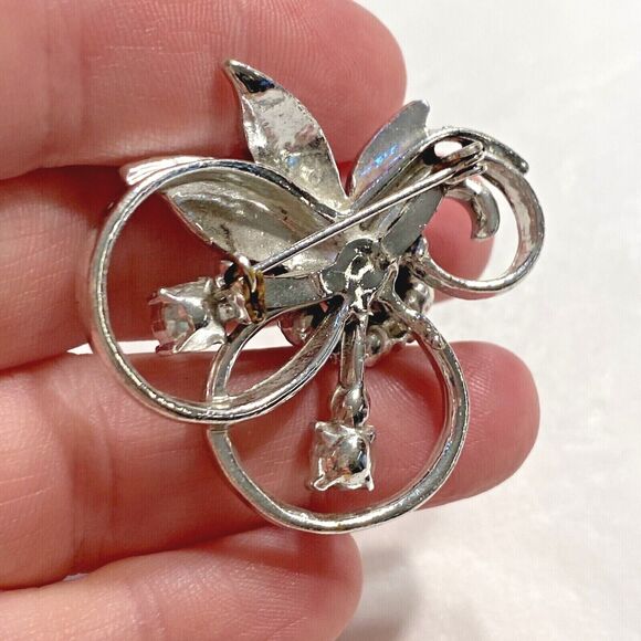 Vintage mid century silver tone brooch with light blue rhinestones retro pin - Picture 5 of 5